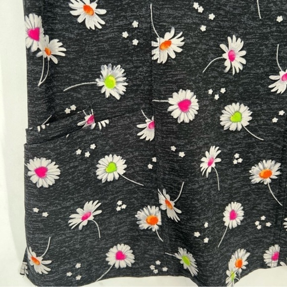 5/$25 SALE HEARTSOUL Happy Flowers Daily Scrubs Top SMALL - Picture 4 of 5